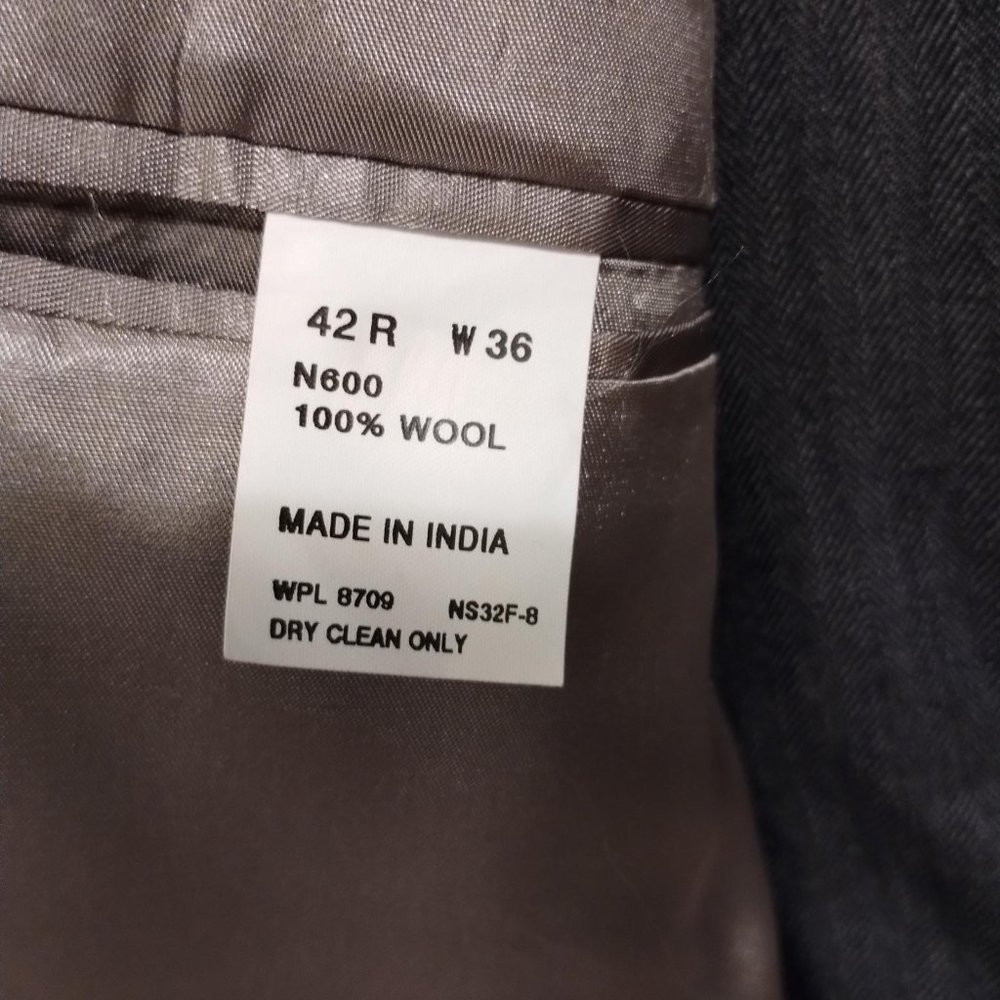 Nautica Suit - Size: 42R/36W - Picture 5 of 15